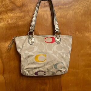 COACH SHOULDER BAG. METALLIC GOLDISH HANDLES. NO HANG TAG. NEEDS SOME LOVE. GUC